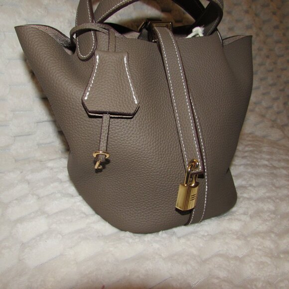 Women's Cowhide Bucket Bag, Fashionable Solid Color Taupe Handbag - Picture 2 of 14